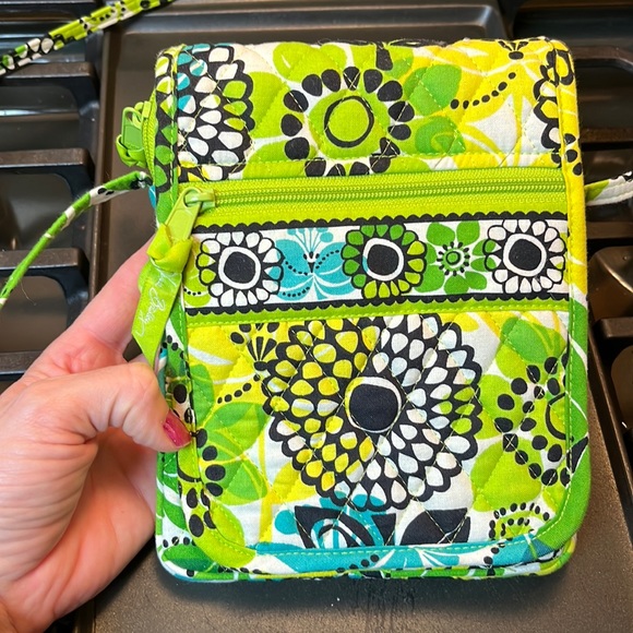 Vera Bradley Handbags - Bnwot Vera Bradley Crossbody Body Bag